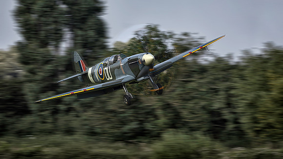 Incoming, spitfire landing VS copy