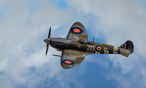 Submarine spitfire IX in the clouds
