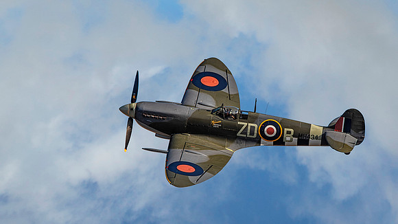 Submarine spitfire IX in the clouds 16x9