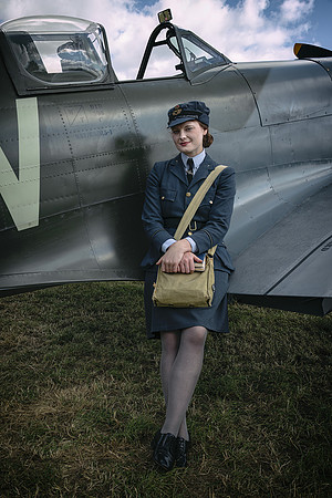 VS-RAF Female pilot copy