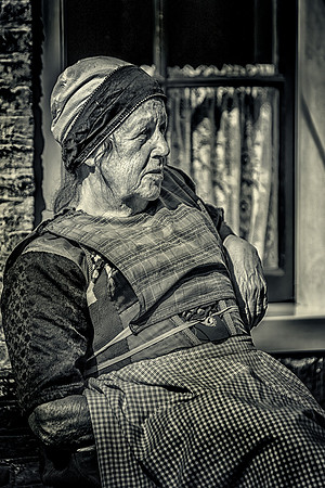 the old washer woman b&w