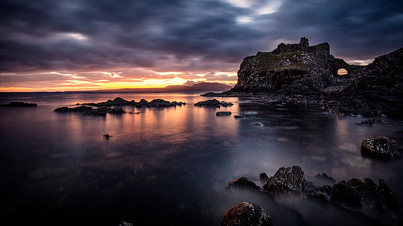 Dunscaith Castle sunset LE R Castle of shadows. 16x9